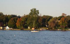 boat going by in Skaneateles Lake