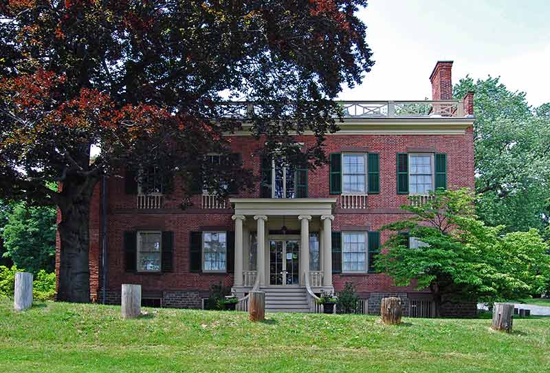 Front facade of Ten Broeck Mansion in Albany